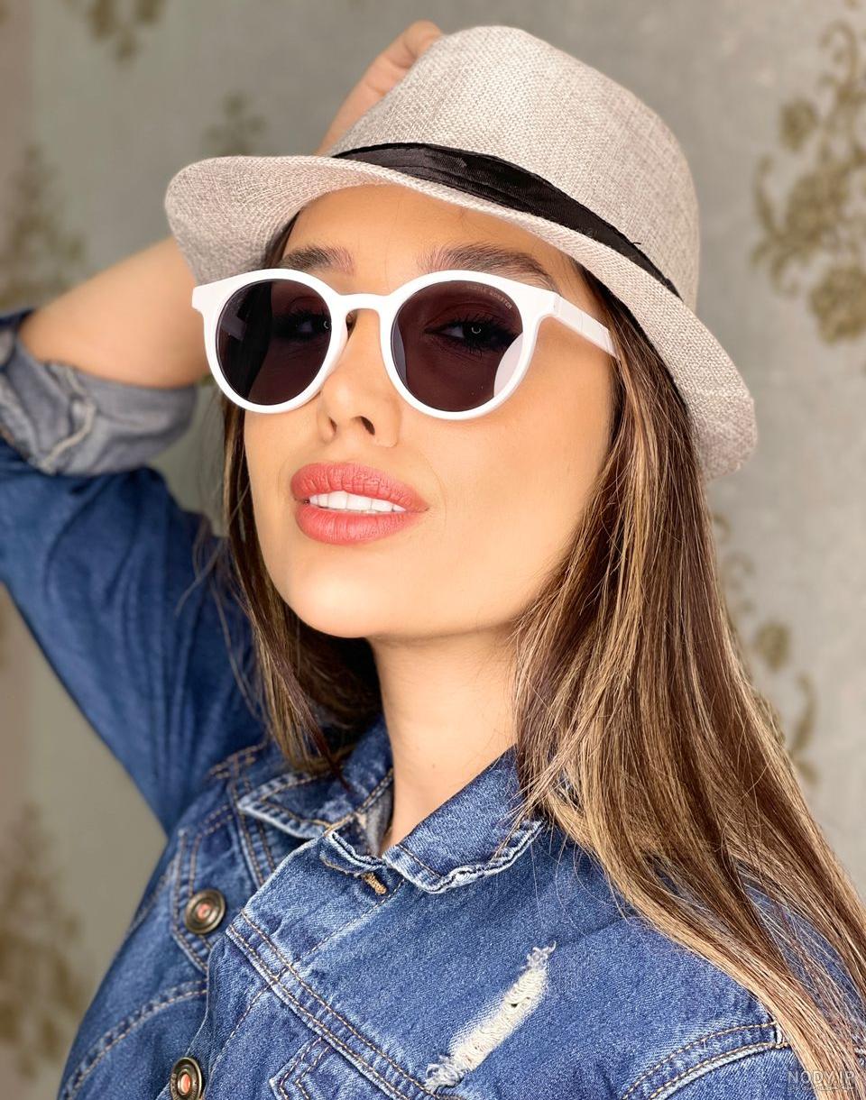عکس عینک دودی سفید دخترانه عکس عینک دودی سفید دخترانه