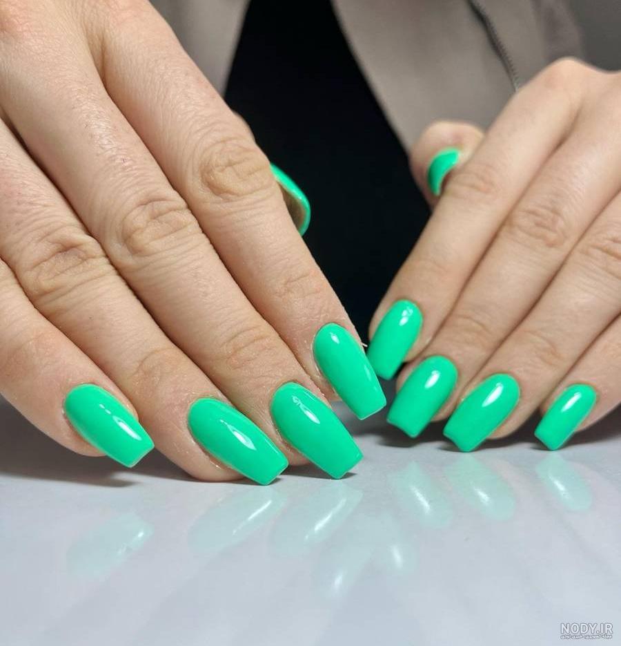 عکس ناخن سبز آبی