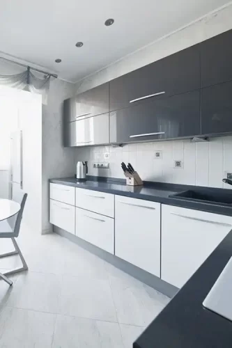 عکس کابینت آشپزخانه. طوسی سفید