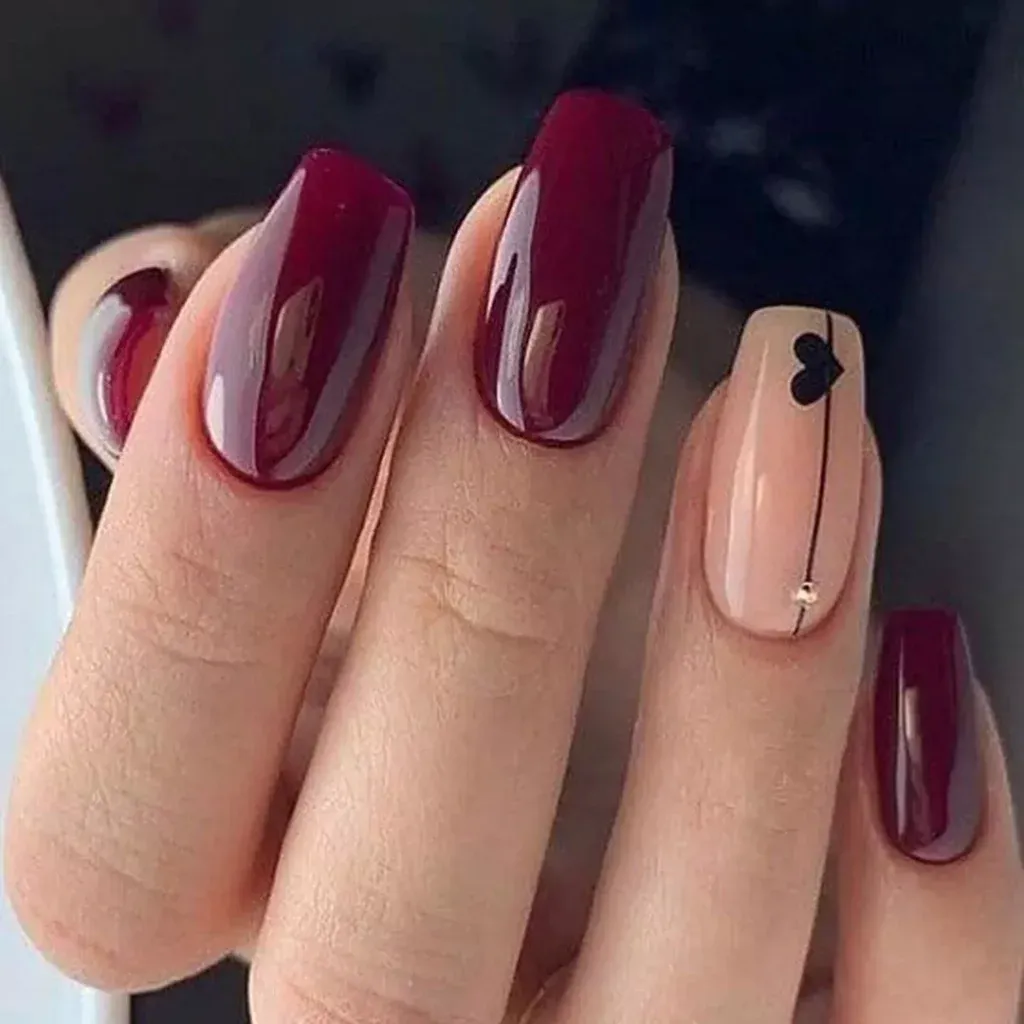 ۲۵ مدل ناخن زرشکی طلایی برای خاص‌ترین شب‌های زندگی شما - ستاره
