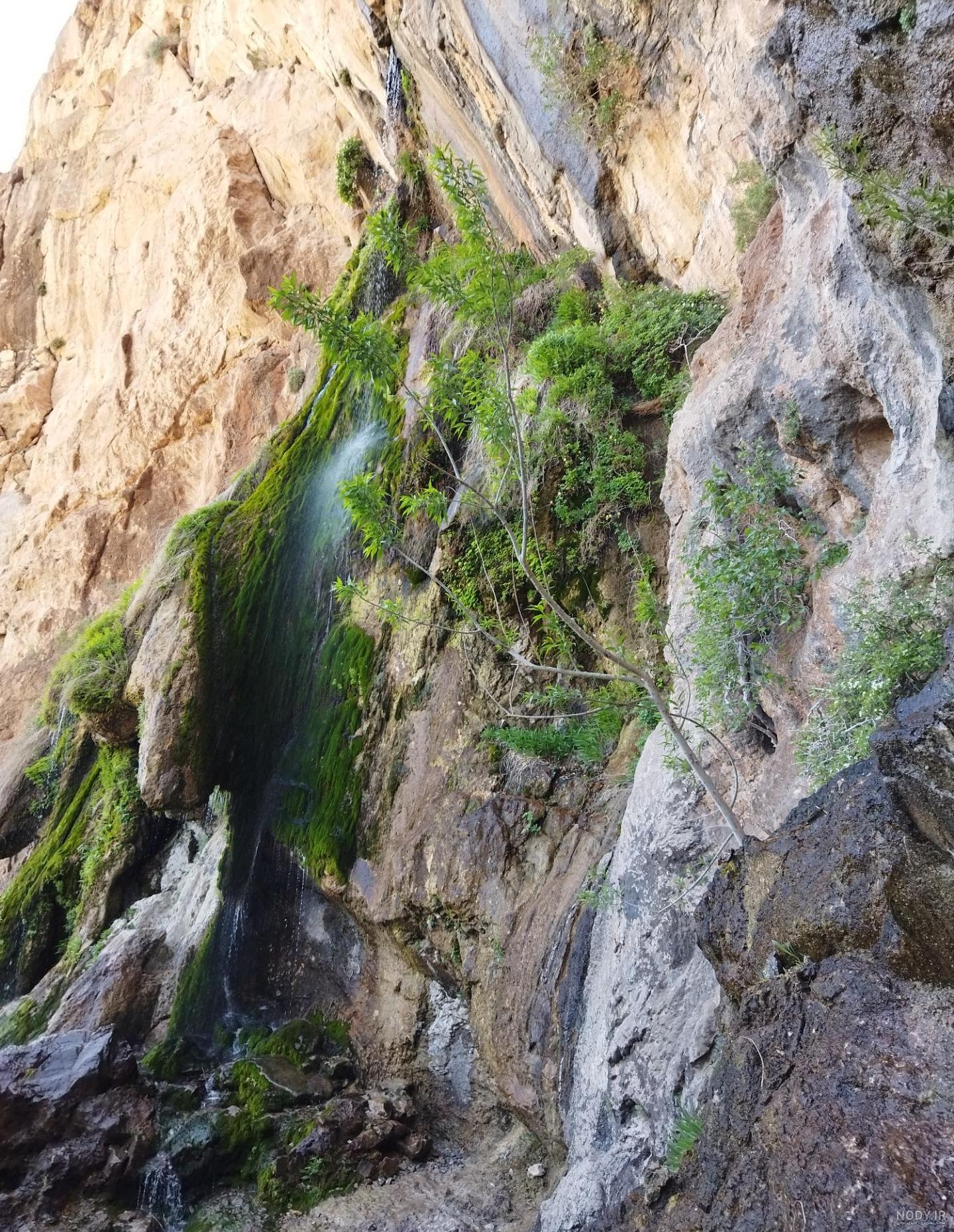 Shahlowlak Waterfall آبشار شاه لولاک - شالورا Shahlowlak Waterfall آبشار شاه لولاک - شالورا