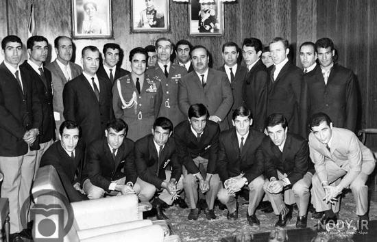 رضا پهلوی: اگر زندگی دوباره داشتم، شاید کارگردان سینما می شدم رضا پهلوی: اگر زندگی دوباره داشتم، شاید کارگردان سینما می شدم