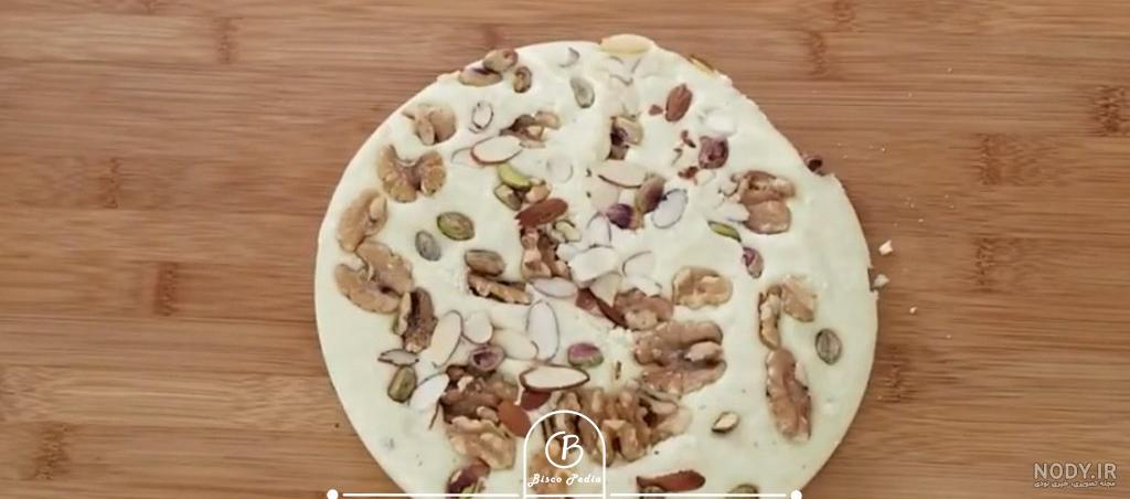 شیر پیره وطنی🇦🇫😋 توضیحات. شیر پیره از شیر و پسته و شکر به عمل می آید و  طعم شیرین و دلپذیری داره با چای سبز وطنی محشره تمام محصولات وطنی را از
