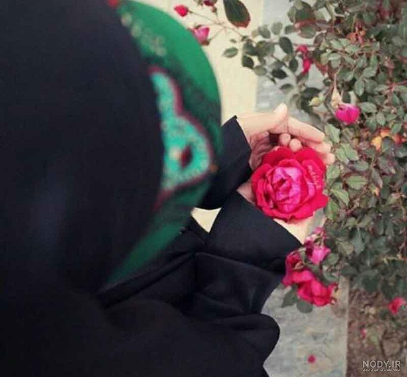 عکس پروفایل دختر با گل رز قرمز + عکس گل در دست دختر طبیعی