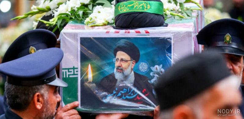 تصاویر شهید ابراهیم رئیسی رئیس جمهور مردمی در خانه بدون مبل بر روی فرش تصاویر شهید ابراهیم رئیسی رئیس جمهور مردمی در خانه بدون مبل بر روی فرش