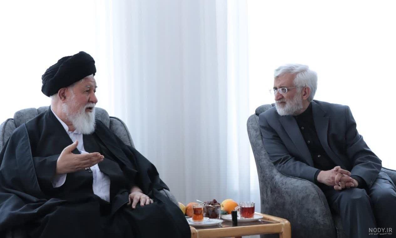 حضور پزشکیان در منزل مرحوم رئیسی (عکس) حضور پزشکیان در منزل مرحوم رئیسی (عکس)
