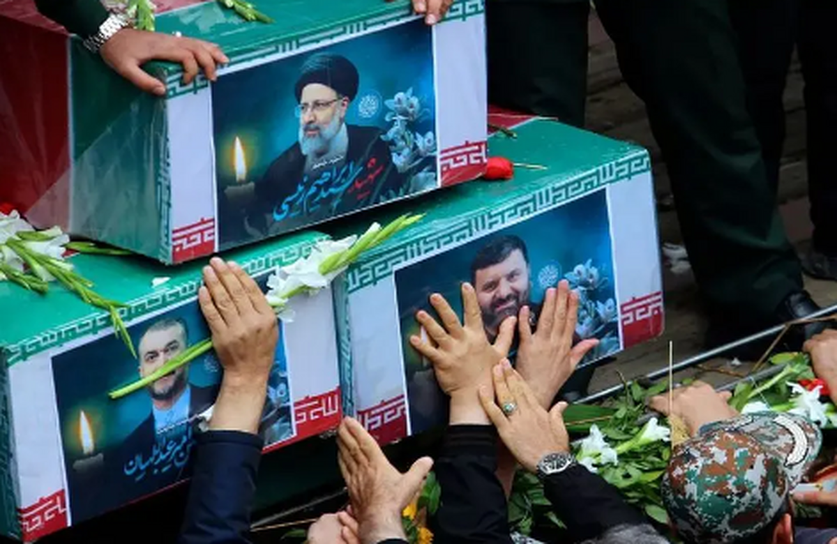 عکس قبر رئیسی در مشهد