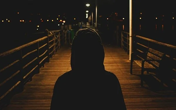 عکس ماه و دختر تنها - عکس نودی