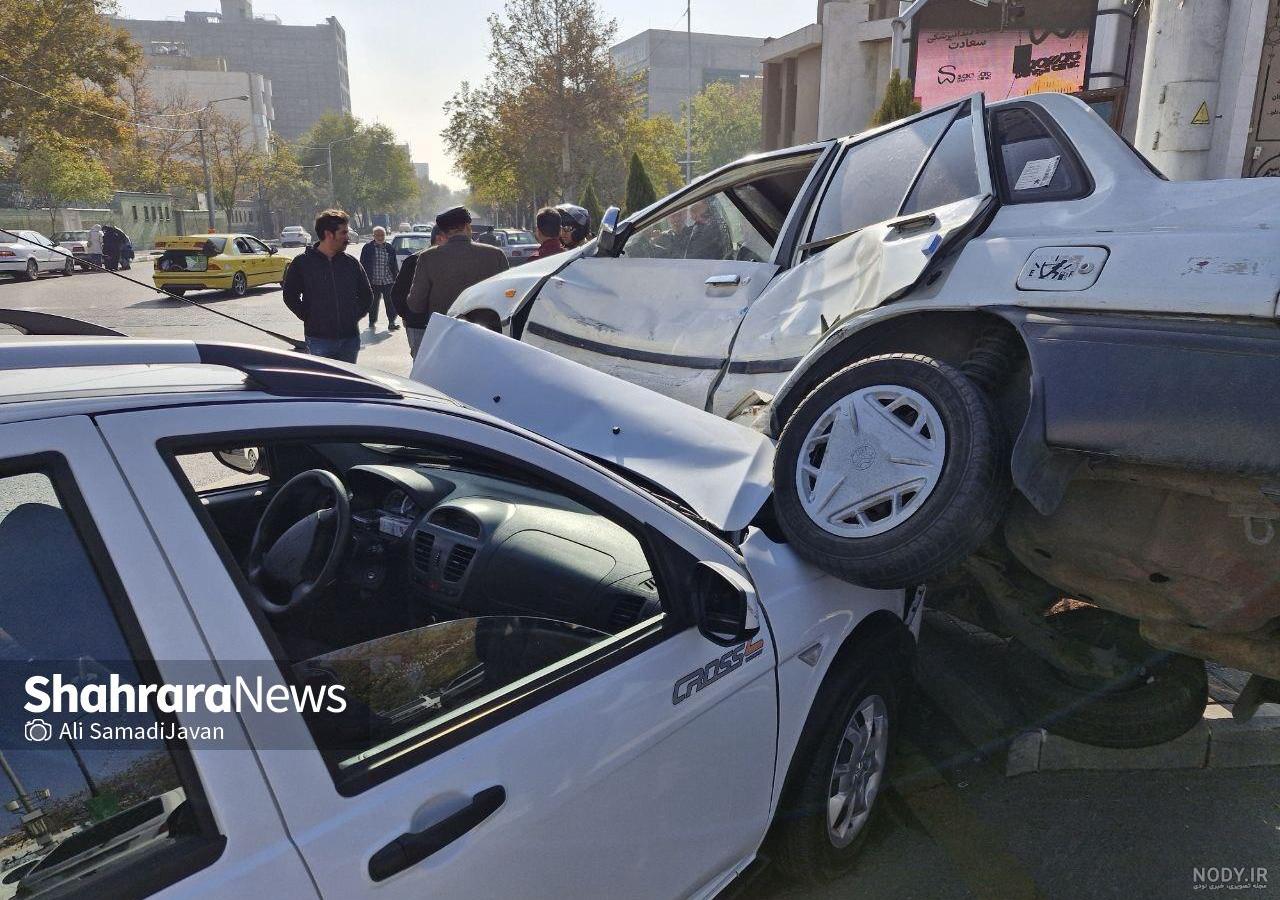 ببینید | اولین تصاویر از تصادف وحشتناک در اتوبان تهران - کرج؛ له شدن کوییک و تجمع مردم وسط اتوبان ببینید | اولین تصاویر از تصادف وحشتناک در اتوبان تهران - کرج؛ له شدن کوییک و تجمع مردم وسط اتوبان
