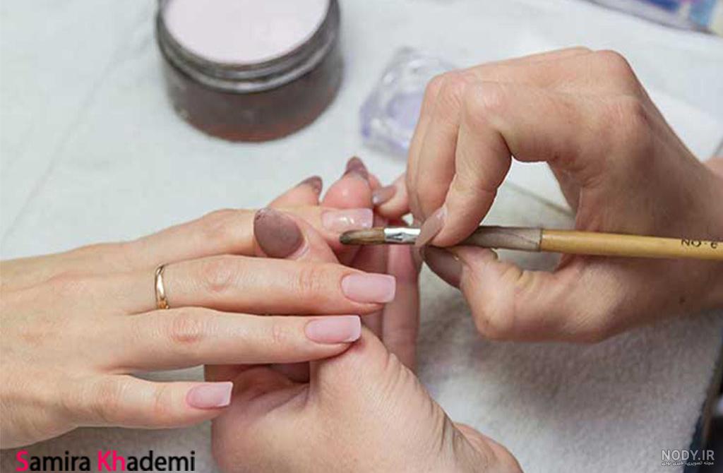 کاشت ناخن با ژل بهتر است یا پودر است؟ کاشت ناخن با ژل بهتر است یا پودر است؟
