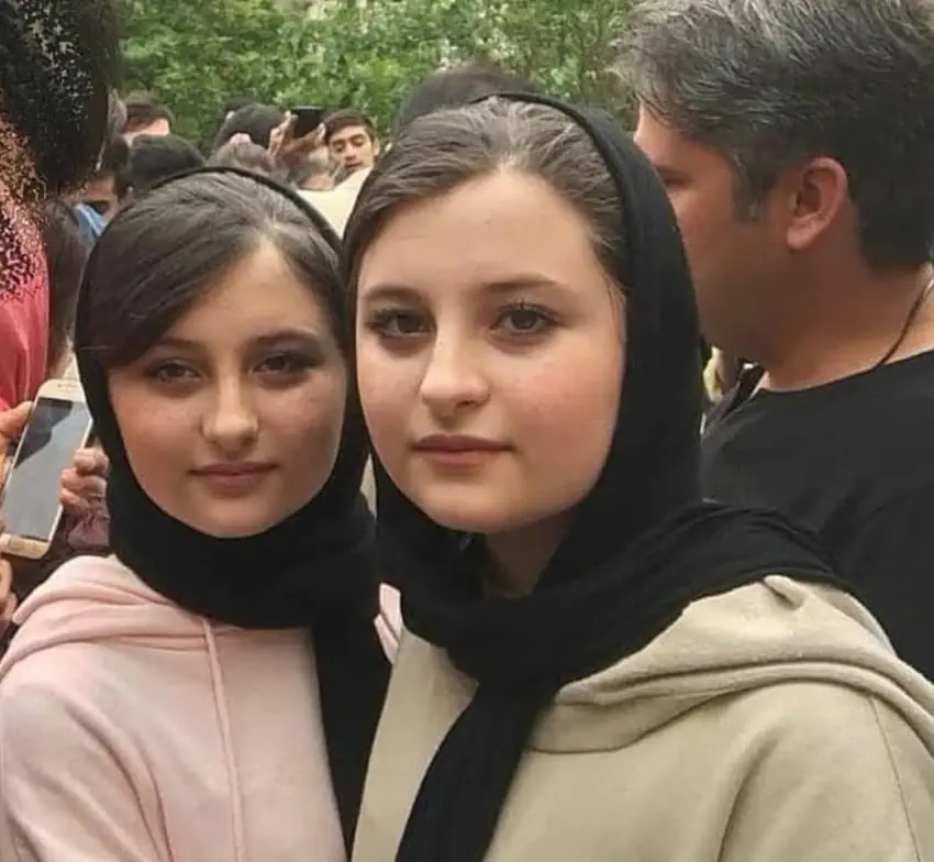 شما نیوز - جنجال سارا و نیکا با عکس همسر مهدی قائدی | سارا و نیکا غوغا  کردند - صاحب‌خبر