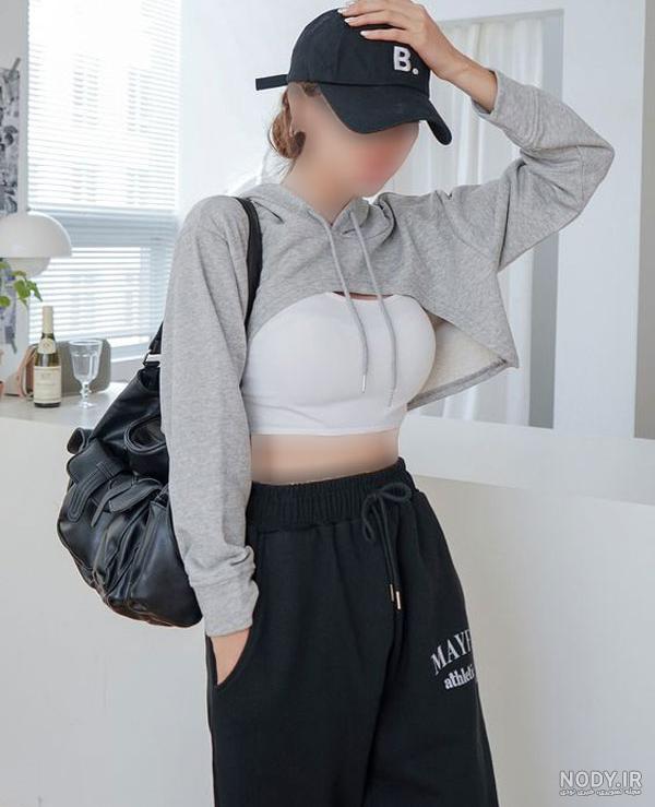 عکس دختر کره ای با گوشی