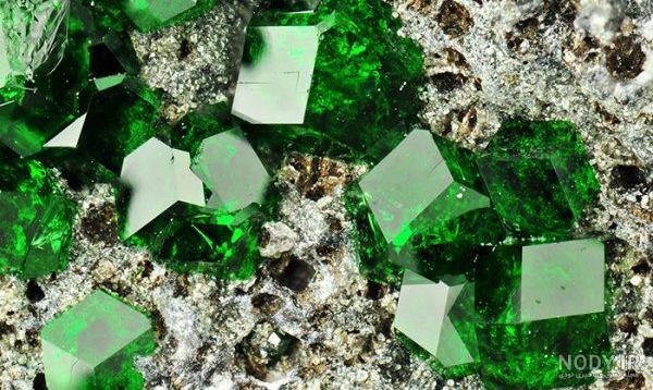 سنگ های قیمتی و انواع آنها💎+ عکس، نام و مشخصات | مارسین
