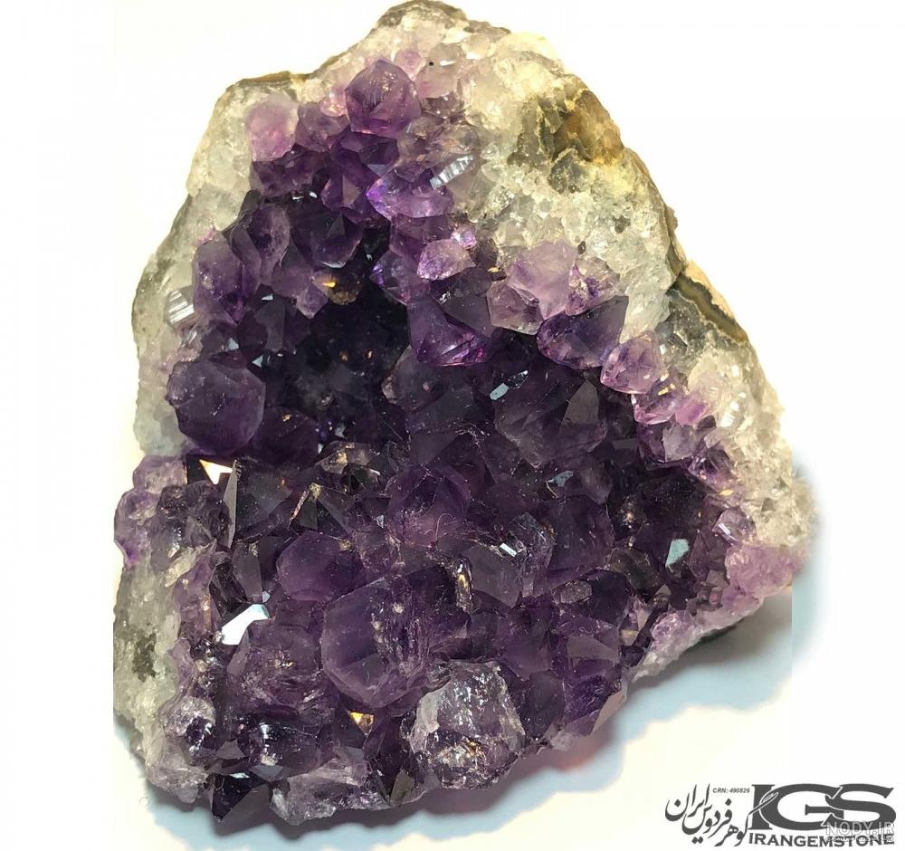 خواص و فواید سنگ آمیتیست یا آمتیست Amethyst سنگ درمانی + سنگ ماه تولد + قیمت | جواهر لوکس خواص و فواید سنگ آمیتیست یا آمتیست Amethyst سنگ درمانی + سنگ ماه تولد + قیمت | جواهر لوکس