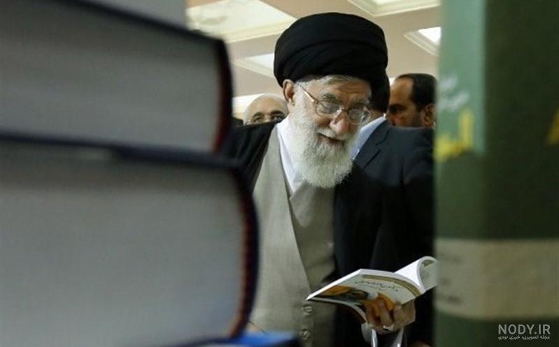 عکس / تصویر جدیدی از رهبر انقلاب در کتابخانه شخصی ایشان عکس / تصویر جدیدی از رهبر انقلاب در کتابخانه شخصی ایشان