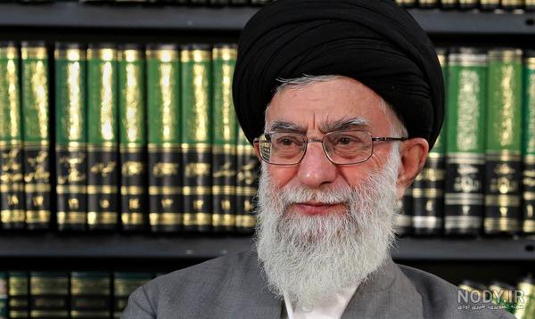 عکس / حضور رهبر انقلاب در کتابخانه آیت‌الله مرعشی نجفی