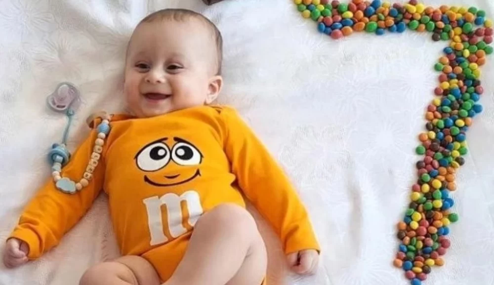 عکس ماهگرد شش ماهگی نوزاد عکس ماهگرد شش ماهگی نوزاد