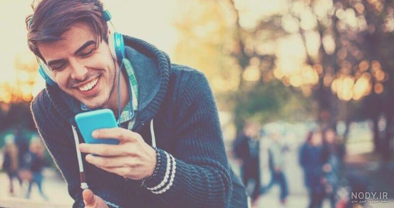 عکس پیام دادن مرینت و آدرین