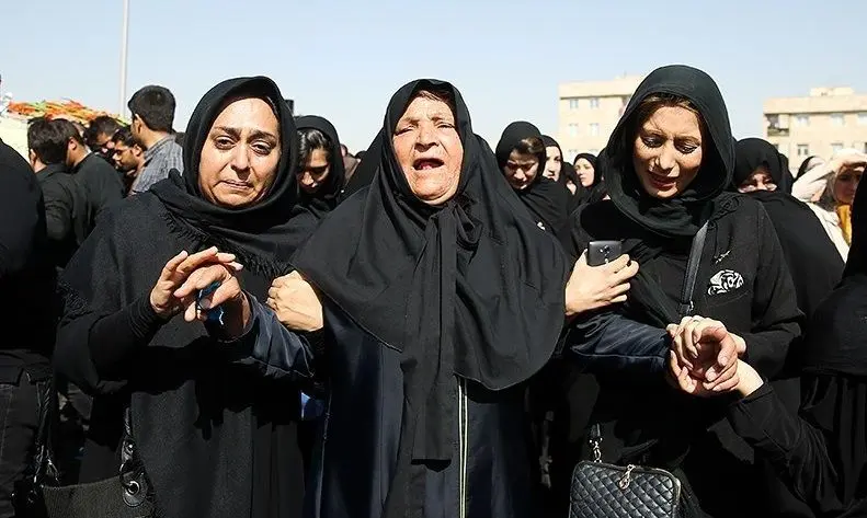 مزارشهید سجاد زبرجدی🤍ایشون وصیت کردند اگر درد ودل داشتیم مزارشون بیایم🙂 |  تبادل نظر نی نی سایت