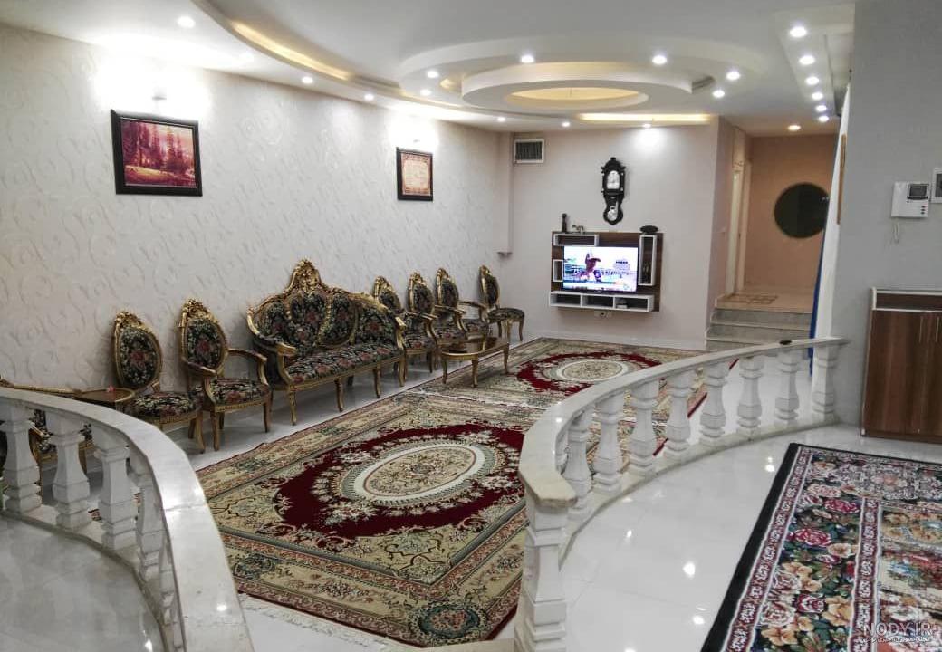 خانه ملک - ویکی‌پدیا، دانشنامهٔ آزاد