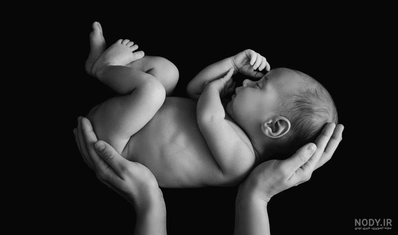 ایده عکس ماهگرد نوزاد در منزل با میوه