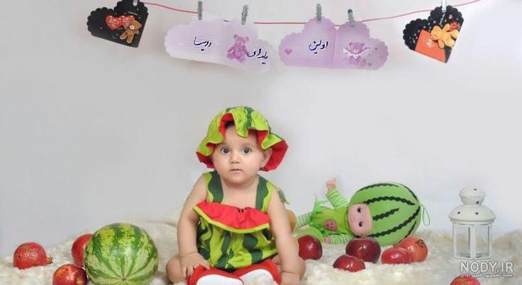 ایده عکس یلدایی نوزاد در خانه