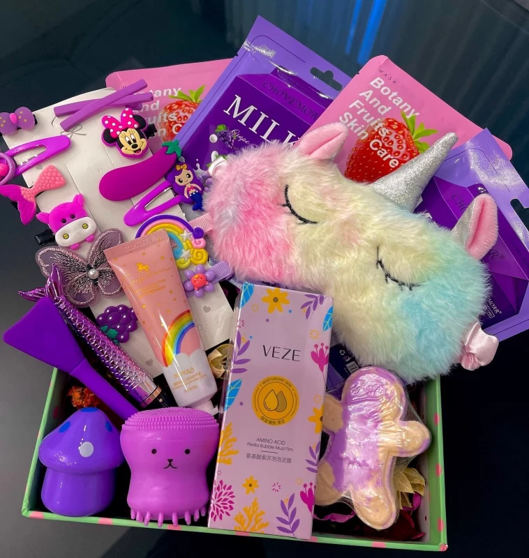 عکس هدیه برای روز دختر عکس هدیه برای روز دختر