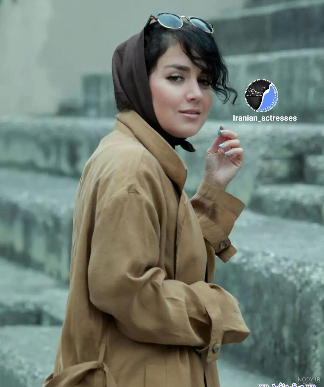 استایل پاییزی افسانه پاکرو در کنار دریا + عکس استایل پاییزی افسانه پاکرو در کنار دریا + عکس