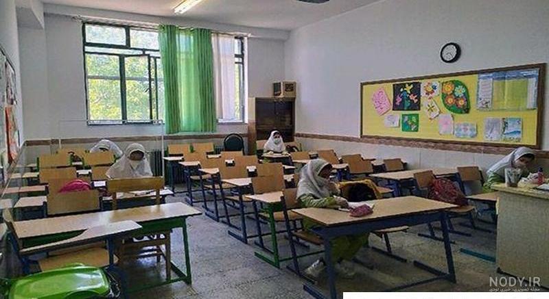 عکس یک کلاس از بالا