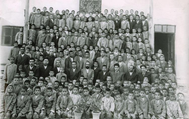 تصاویر دانش آموزان دبیرستان منوچهری گله دار در سال تحصیلی 96-95 تصاویر دانش آموزان دبیرستان منوچهری گله دار در سال تحصیلی 96-95