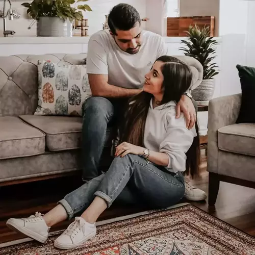 ژست برای عکس گرفتن دخترانه ژست برای عکس گرفتن دخترانه