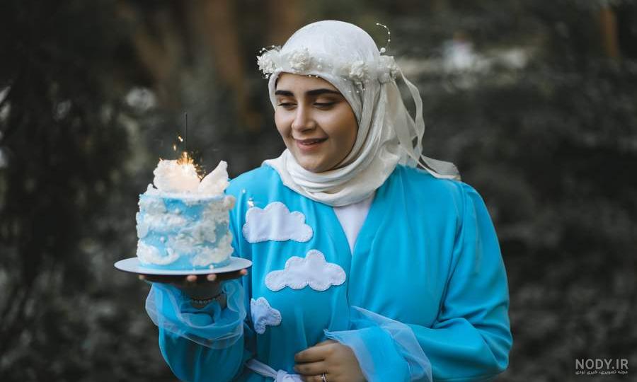 ژست عکس با چادر رنگی
