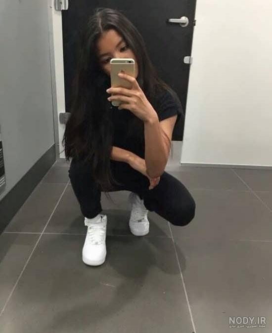  ژست عکس دونفره جلو آینه دخترانه