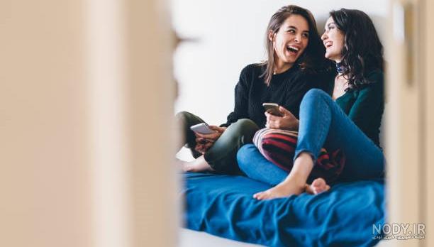 با رفیقت اینجوری عکس بگیر! ژست عکاسی دو نفره - فروشگاه اینترنتی 70کالا با تخفیفهای هیجان انگیز با رفیقت اینجوری عکس بگیر! ژست عکاسی دو نفره - فروشگاه اینترنتی 70کالا با تخفیفهای هیجان انگیز