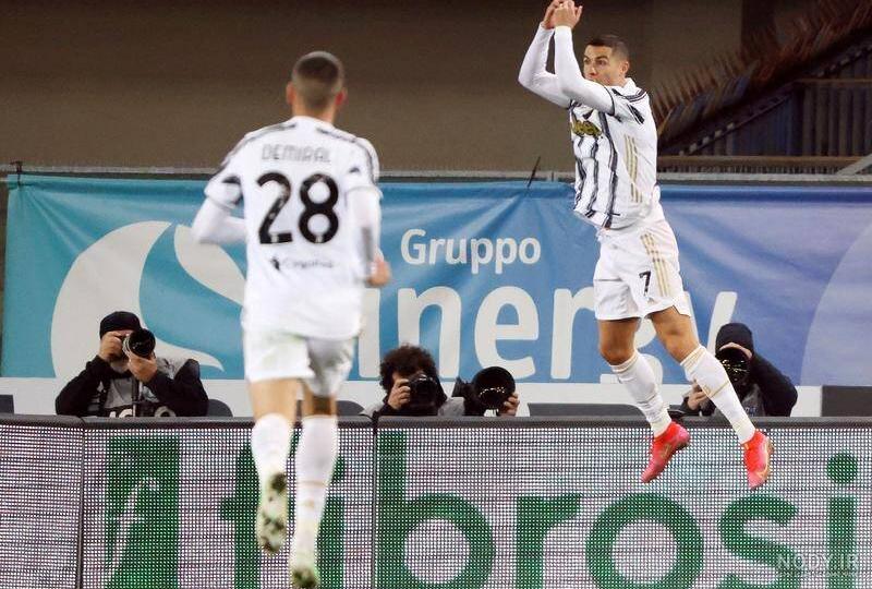 عکس رونالدو با شیر برای پروفایل