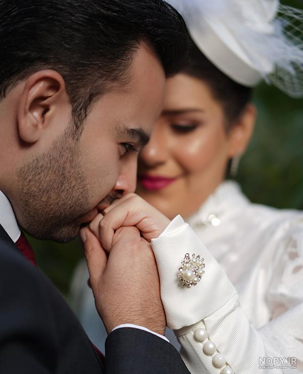 زیباترین ژست عکس عروس و داماد برای عکاسی در باغ و تالار [عاشقانه و لاکچری]  - تشریفینو