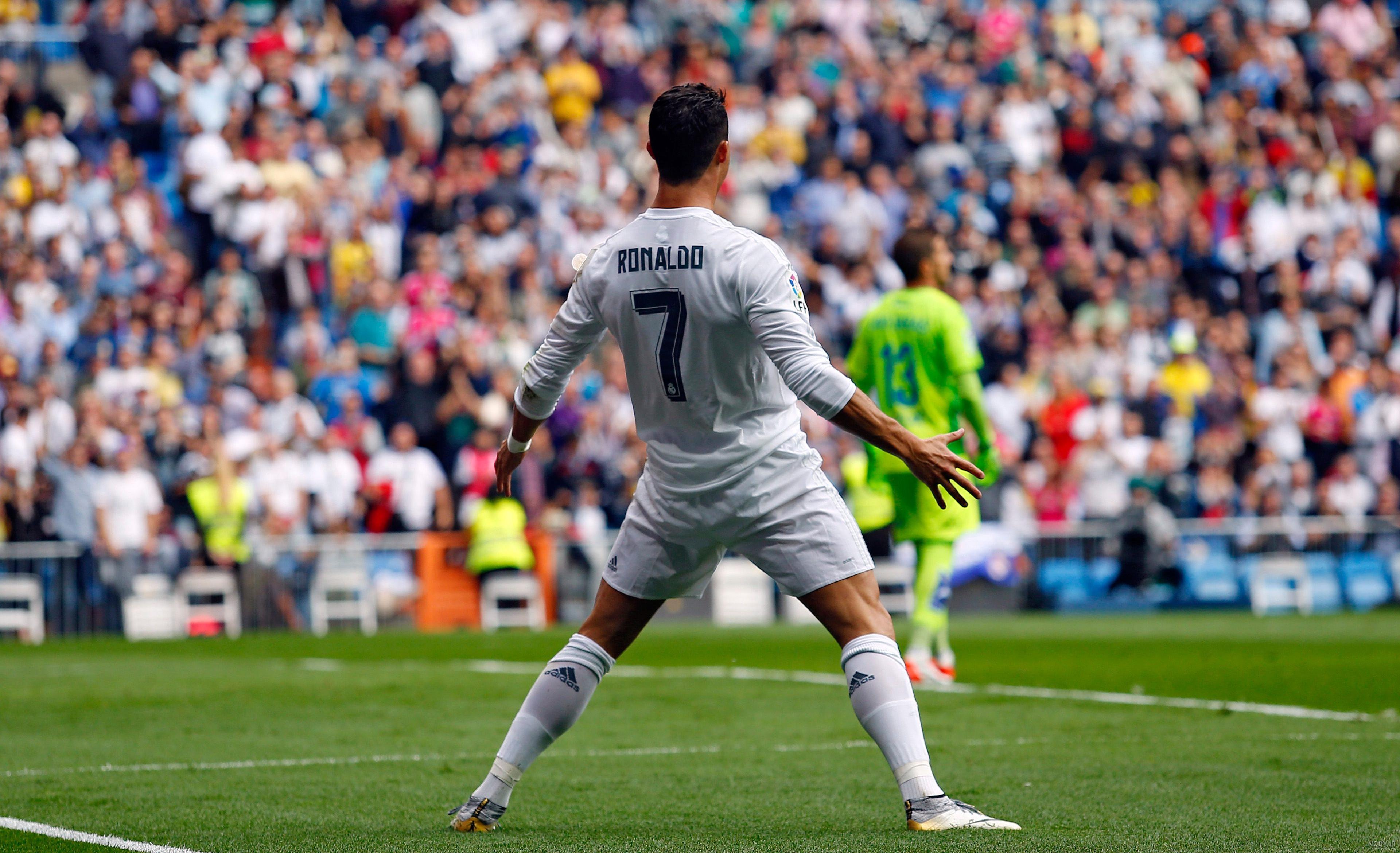 عکس های رونالدو CR7 در رئال مادرید | تابان عکس های رونالدو CR7 در رئال مادرید | تابان