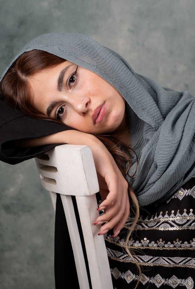 ژست عکاسی دخترانه؛ از کژوال تا مینیمال! - بابافت Babaft
