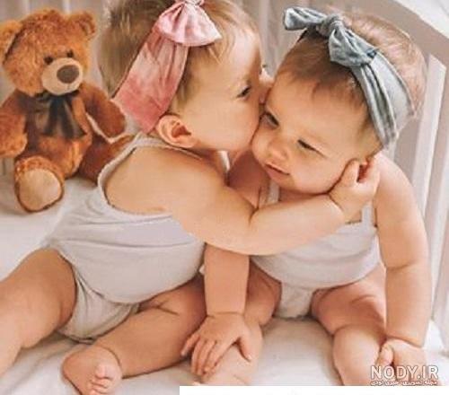 عکاسی از نوزاد دوقلو - آتلیه عکاسی نوزاد و عکاسی بارداری فرزند پاک در شرق  تهران