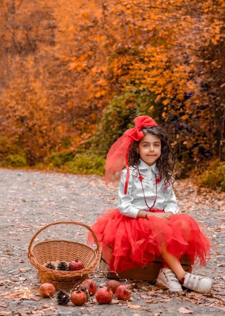بک گراند عکاسی شب یلدا کودکانه و خانوادگی کد IBD-2123 - ایران بک دراپ