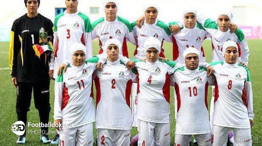 سلفی کی روش و بازیکنان تیم ملی فوتبال بانوان ایران - تابناک | TABNAK