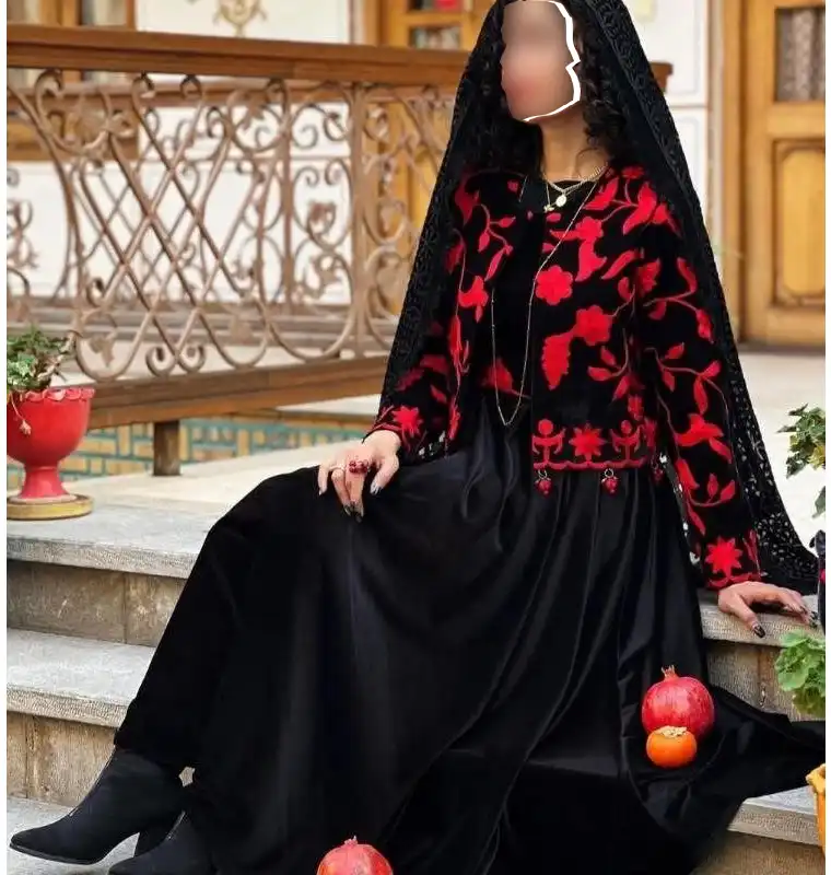 برای شب یلدا چی بپوشم؟ [73 مدل لباس مناسب شب چله 1403]