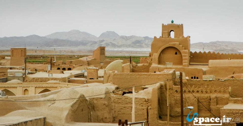 کویر جندق، آشنایی با مقصد تورهای طبیعت گردی ایران