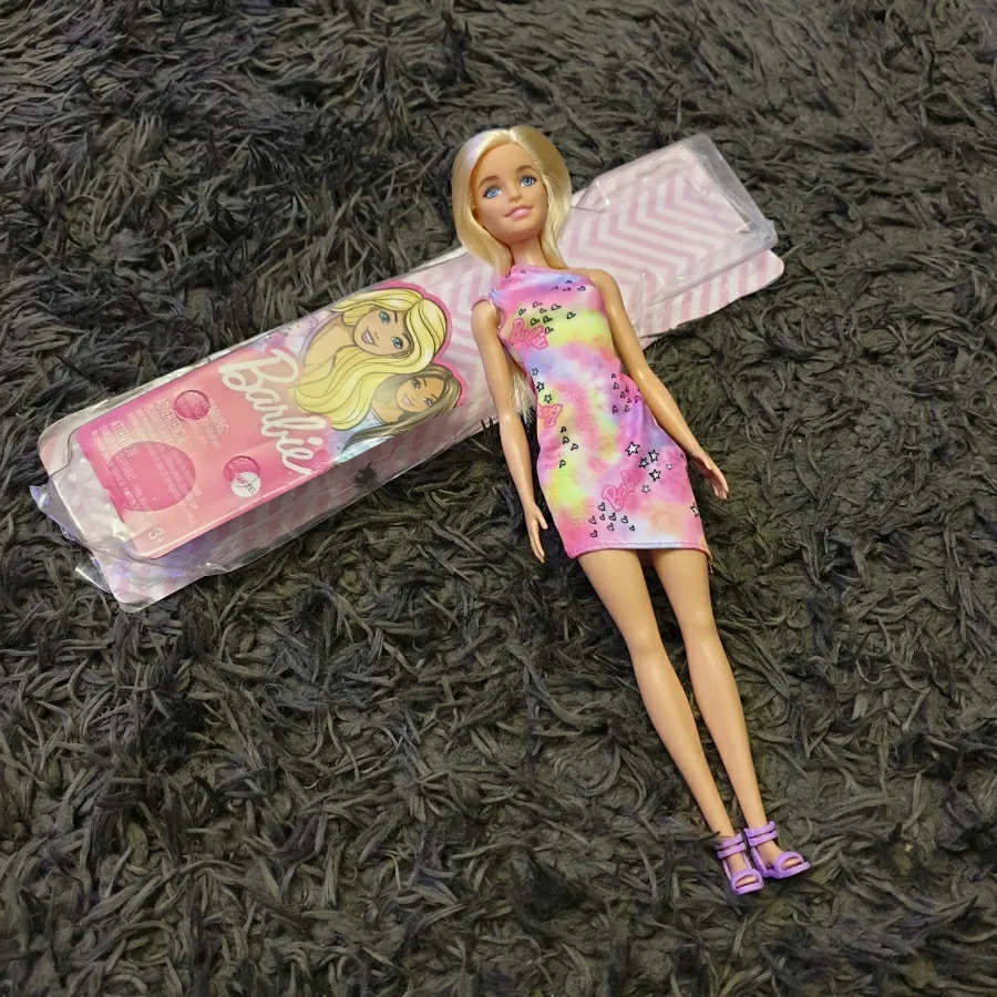 What kind of Barbie dolls do you prefer to buy and in g…