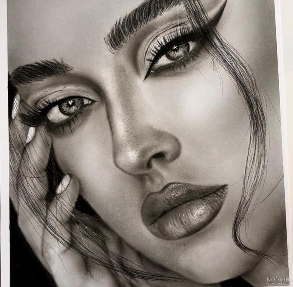 نقاشي چهره سياه قلم