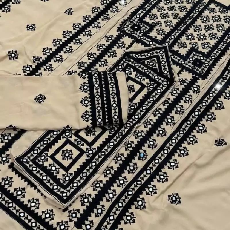 طرح زیبای سیاه دوچ #embroidery #balochistatus #fashionart #fashion # ...