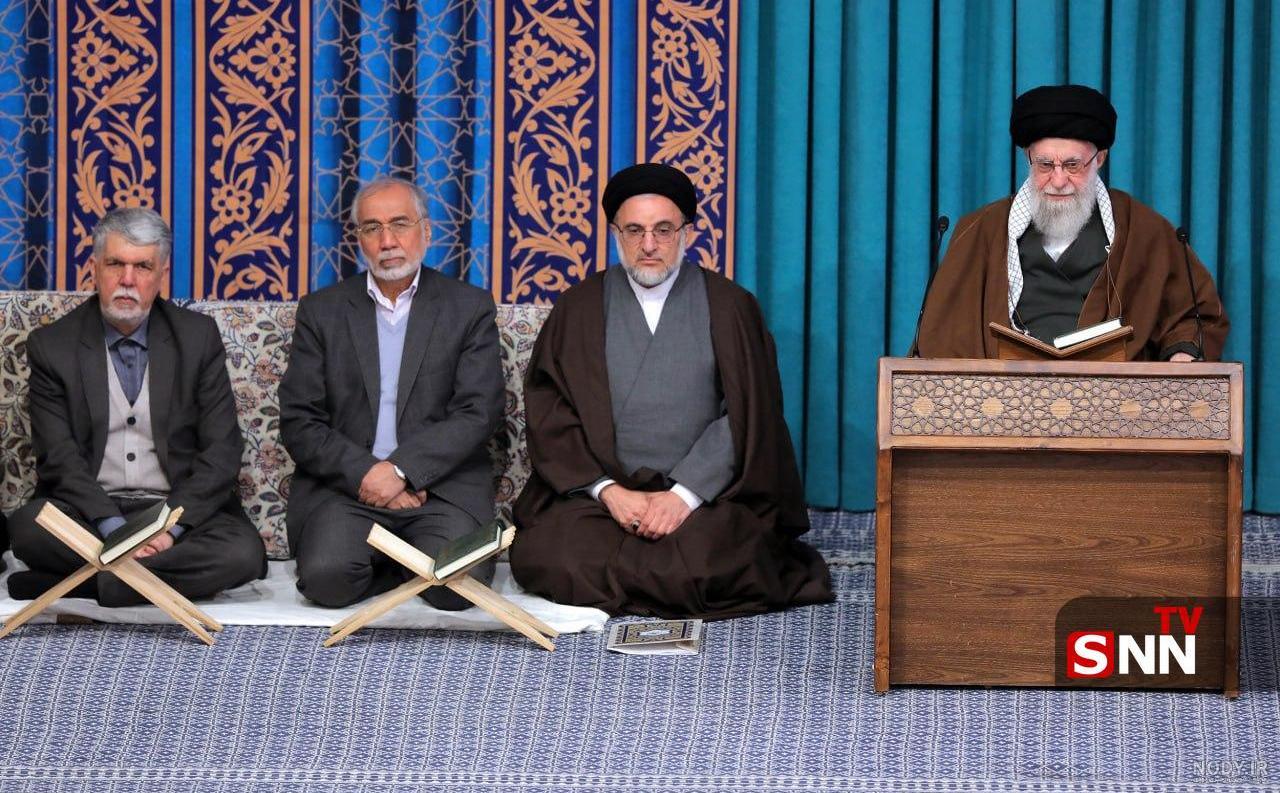 عکس رهبر و قرآن