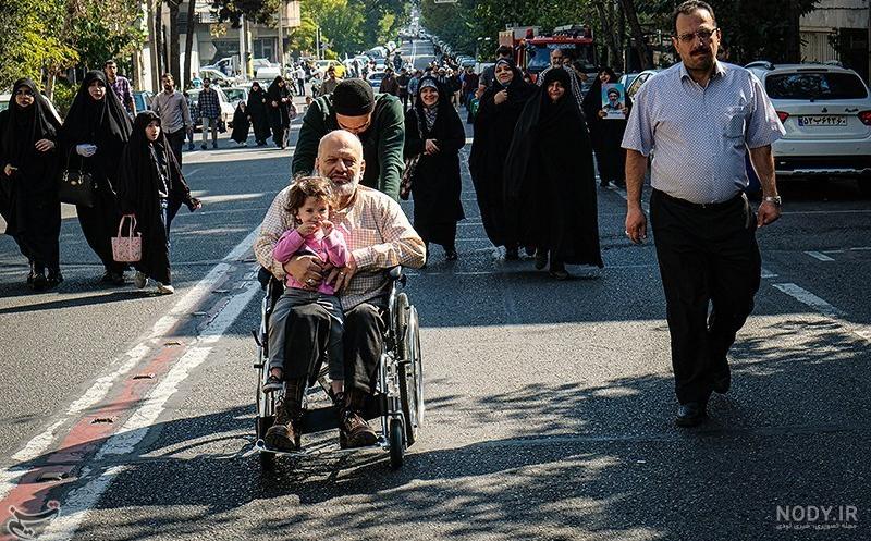 عکس رهبر در نماز جمعه دیروز