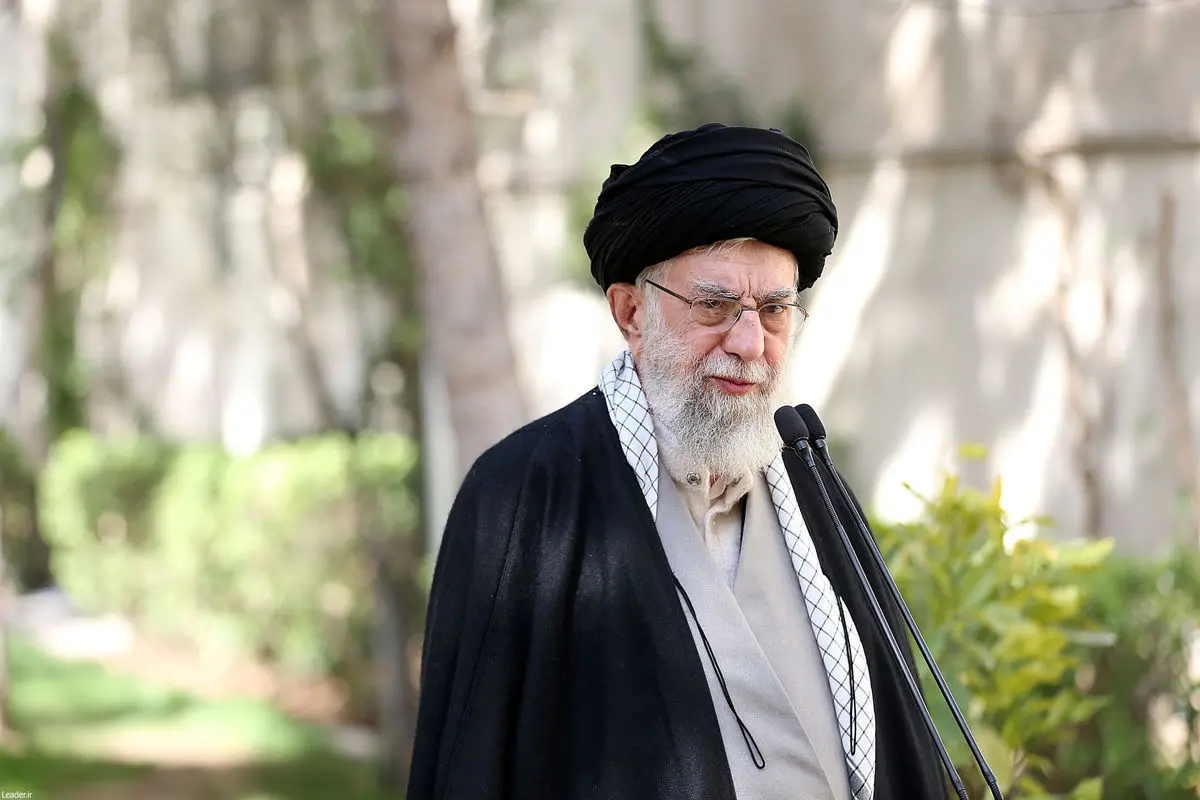 عکس) همسر رهبر انقلاب کیست ماجرای ازدواج رهبر انقلاب و همسرش - مجله شبونه عکس) همسر رهبر انقلاب کیست ماجرای ازدواج رهبر انقلاب و همسرش - مجله شبونه