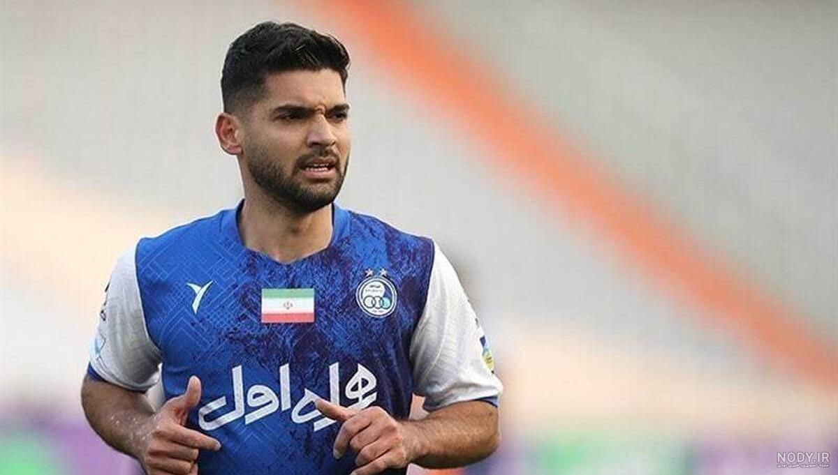 مهدی مهدی پور ؛ عکس جالب از مهدی مهدی پور خرید جدید استقلال با کلاشینکف! مهدی مهدی پور ؛ عکس جالب از مهدی مهدی پور خرید جدید استقلال با کلاشینکف!